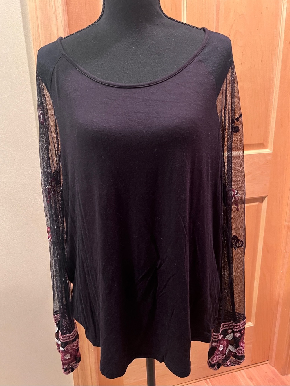 Maurice’s Women’s Black Blouse Floral Mesh Embroidered Long Sleeves Romantic L